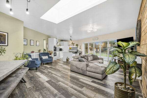 luxlens-hornchurch-kitchen-diner-open-plan-property-photo