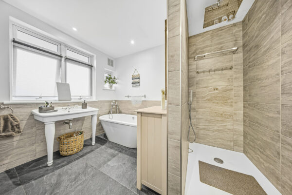 luxlens-hornchurch-modern-bathroom-interior-property-photo