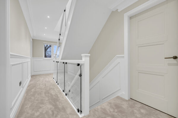 luxlens-2-floors-hallway