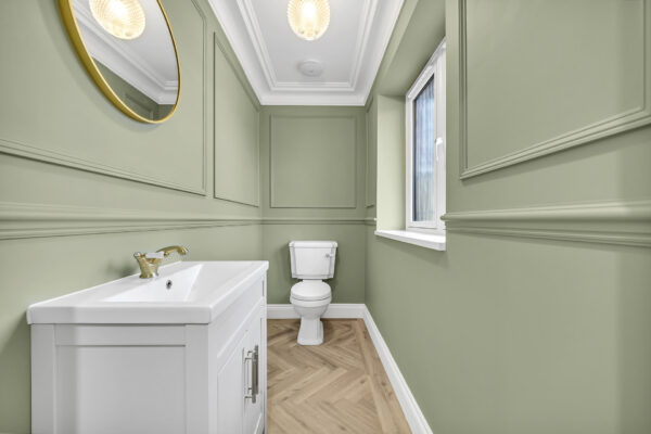 luxlens-modern-green-bathroom